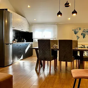 άνετο και πολυτελές οροφοδιαμέρισμα 2 Apartment